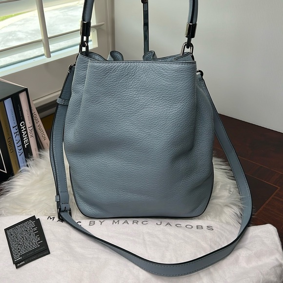 Marc Jacobs MARC BY MARC JACOBS 'Too Hot to Handle’ Drawstring Bucket Bag - Picture 3 of 16